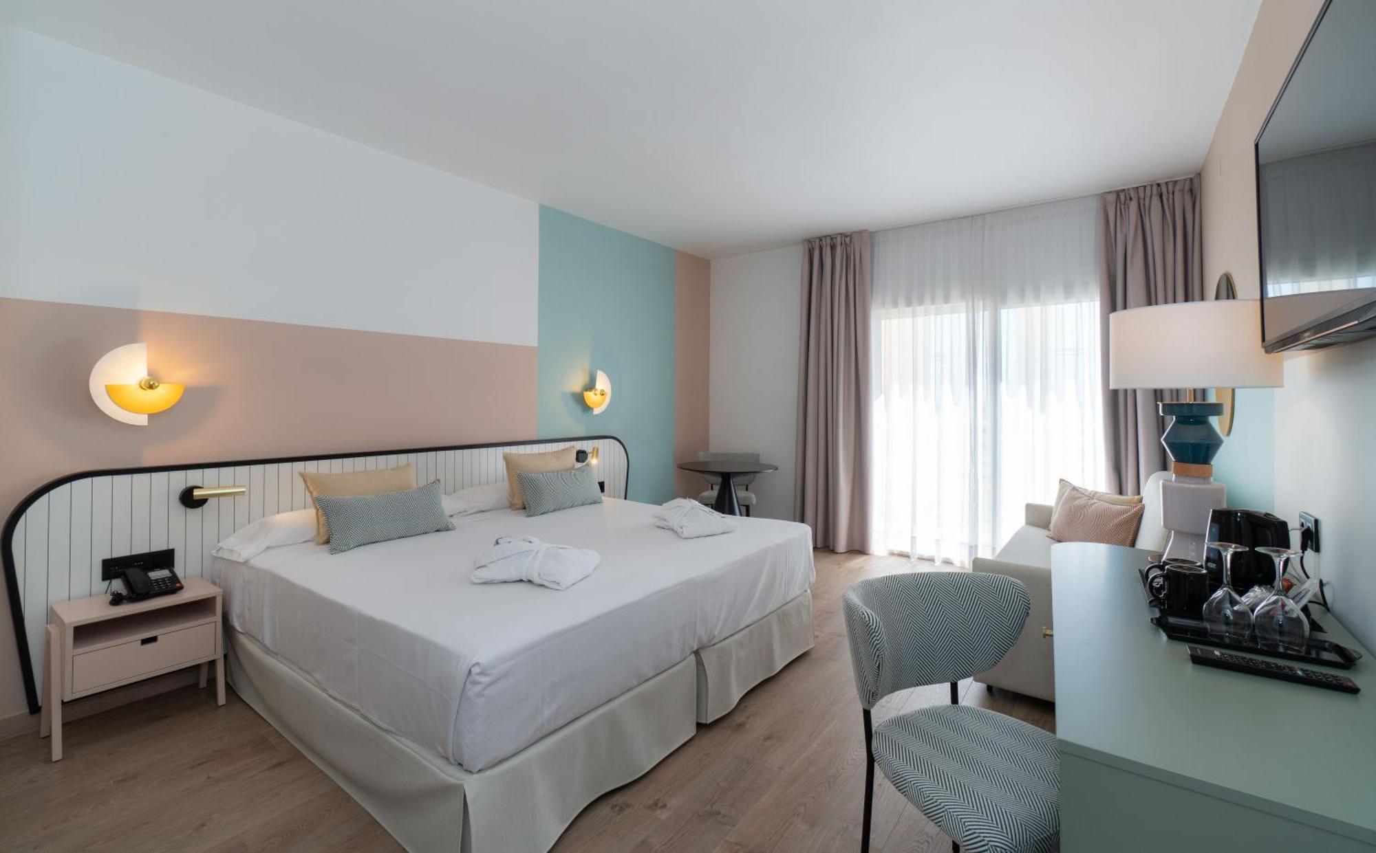 Hébergement Club Supérieur - Vue Frontale sur Mer